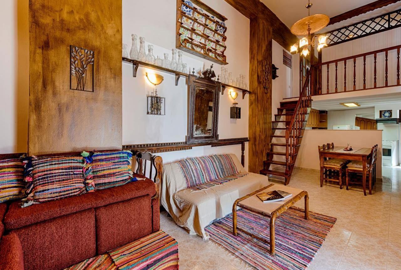 Hara'S Traditional Detached House In Malona Malona Village Extérieur photo