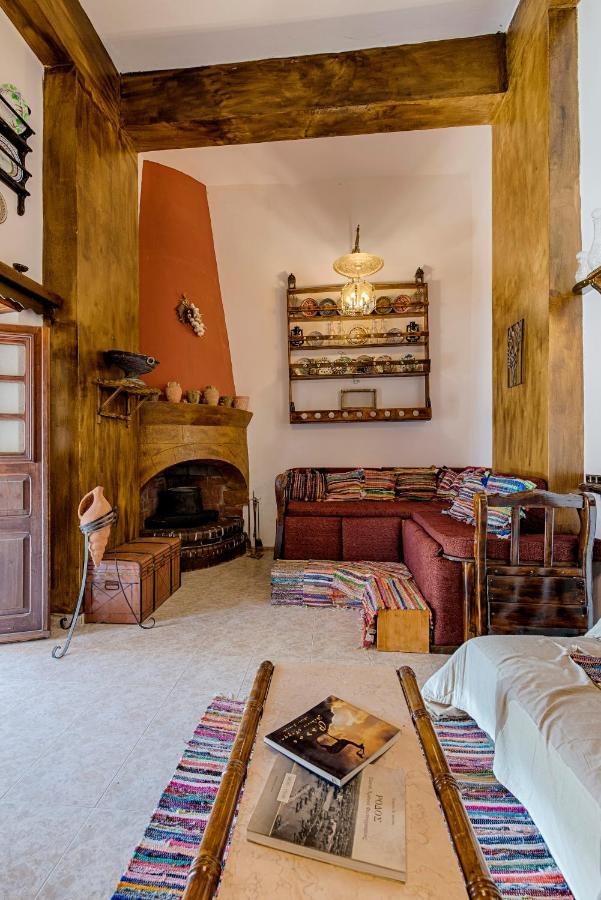 Hara'S Traditional Detached House In Malona Malona Village Extérieur photo