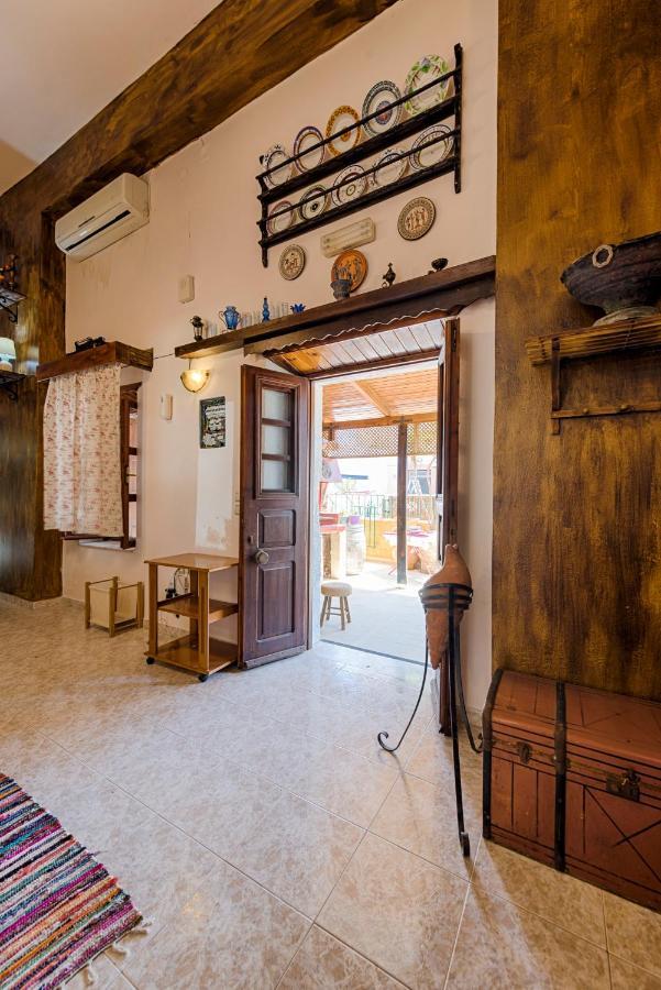 Hara'S Traditional Detached House In Malona Malona Village Extérieur photo